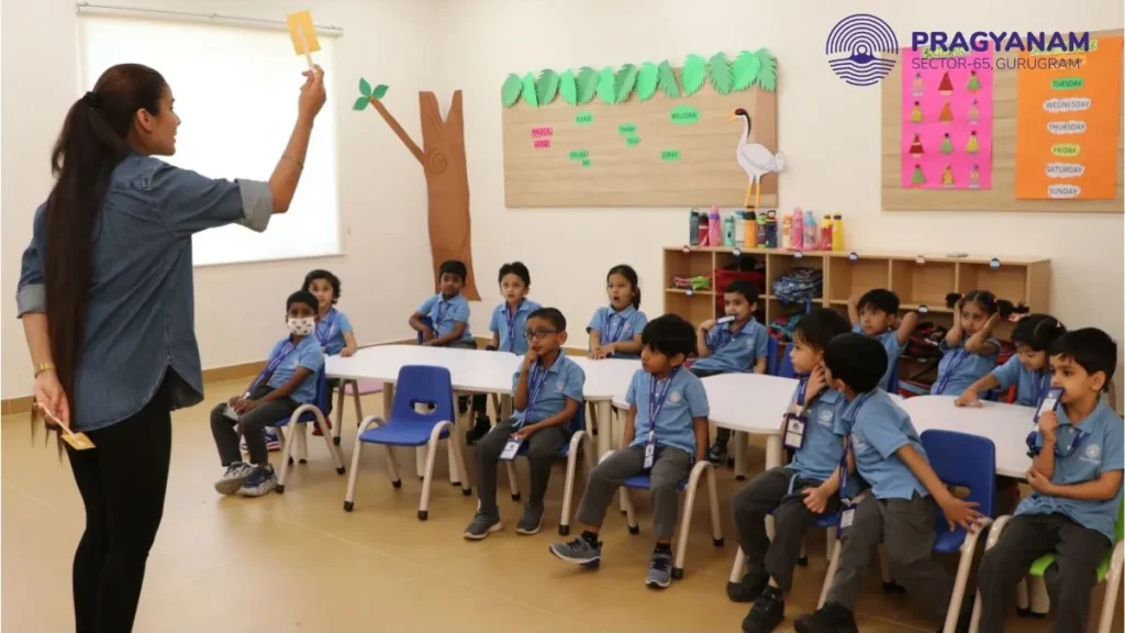 make short presentations about your teaching topics